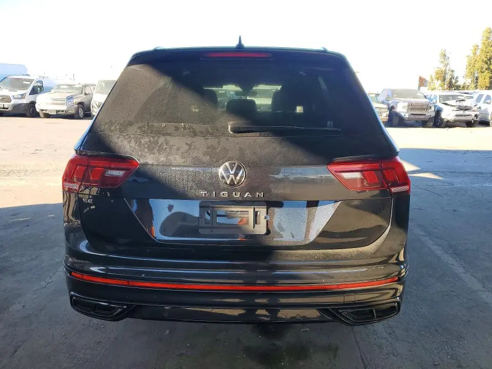 2022 VOLKSWAGEN TIGUAN SE R-LINE BLACK  