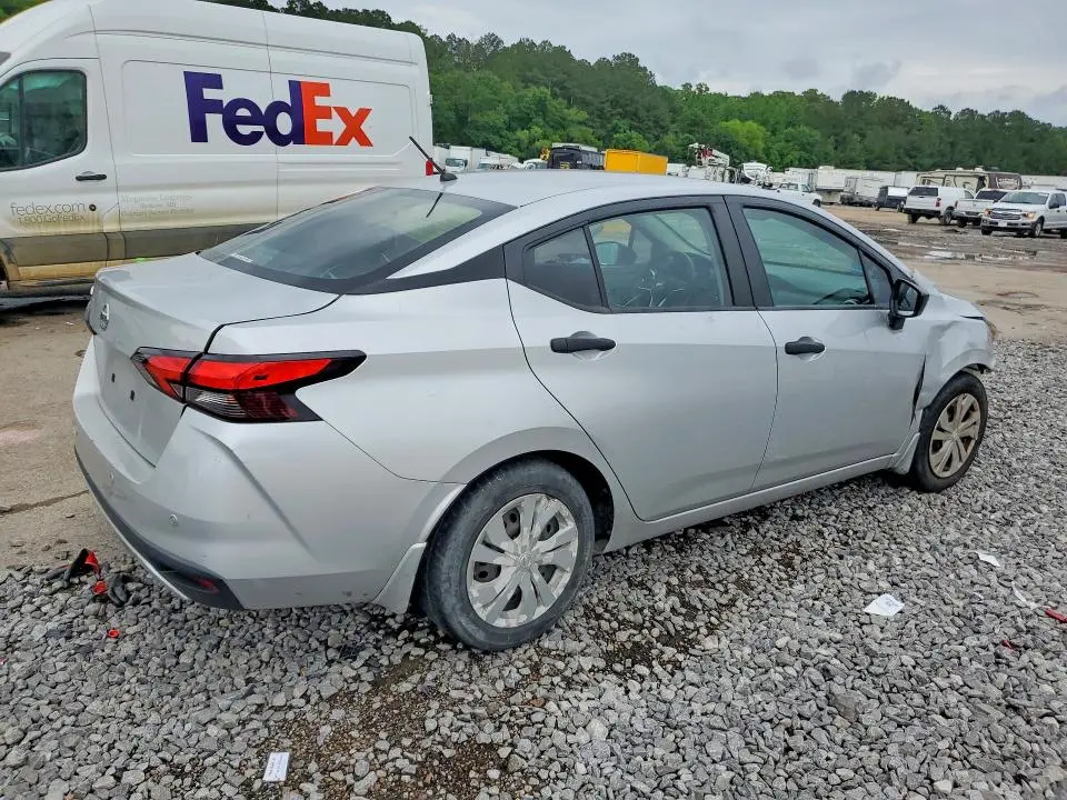 2021 NISSAN VERSA S  