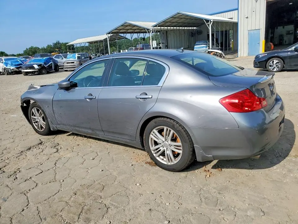 2015 INFINITI Q40 BASE  