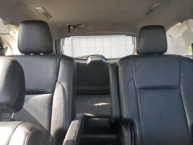 2018 TOYOTA HIGHLANDER SE  