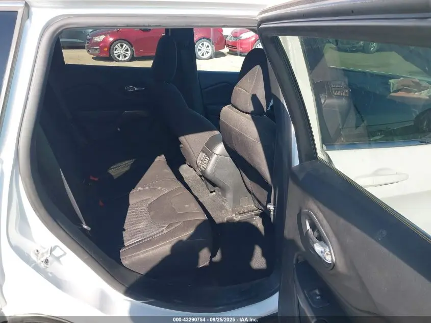 2019 JEEP CHEROKEE LATITUDE FWD