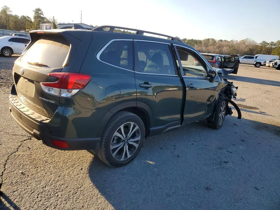 2022 SUBARU FORESTER LIMITED  