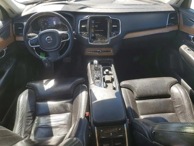 2016 VOLVO XC90 T8  