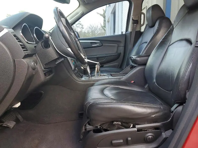 2012 CHEVROLET TRAVERSE LT  