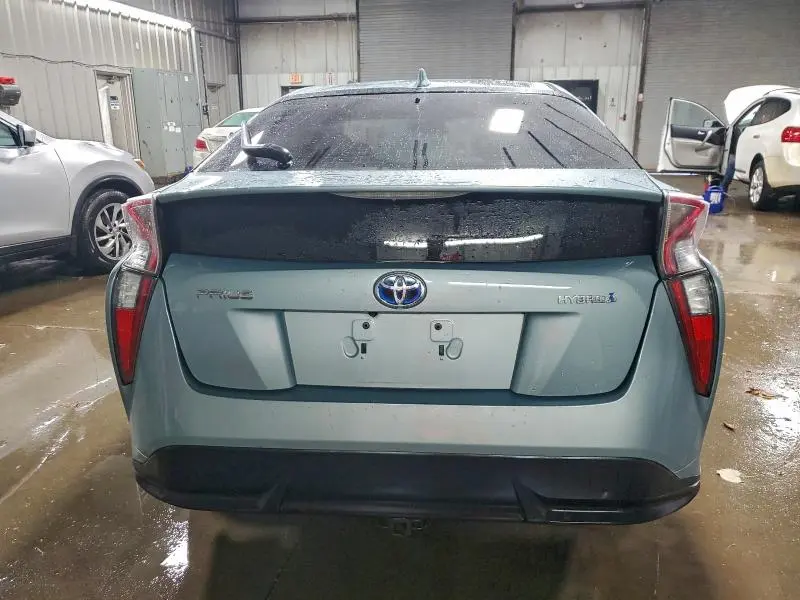 2016 TOYOTA PRIUS   