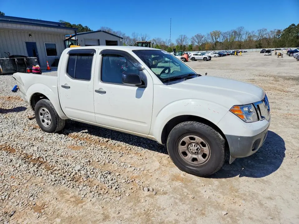 2014 NISSAN FRONTIER S  