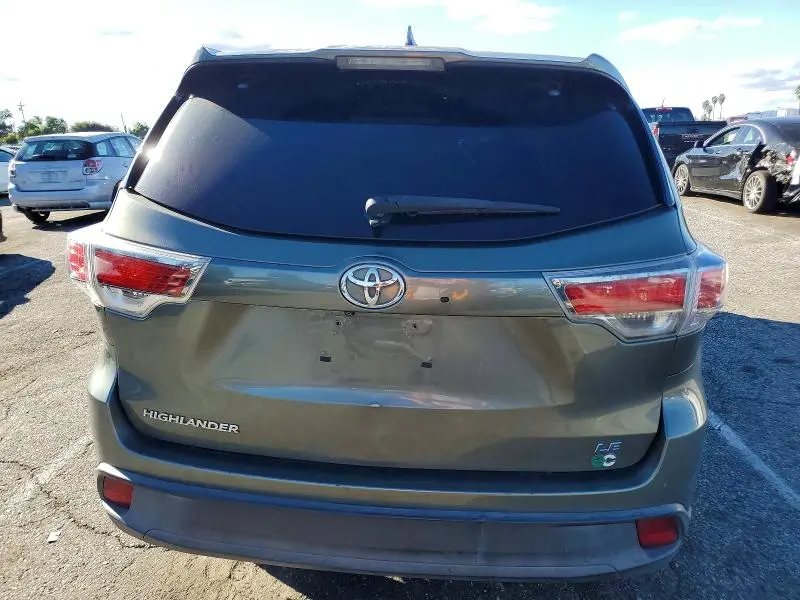 2015 TOYOTA HIGHLANDER LE  