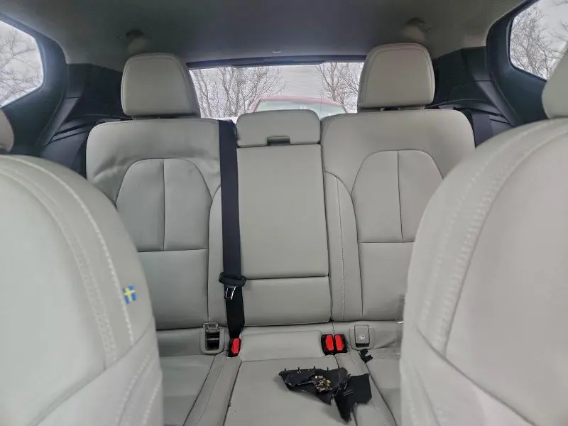 2021 VOLVO XC40 T5 MOMENTUM  