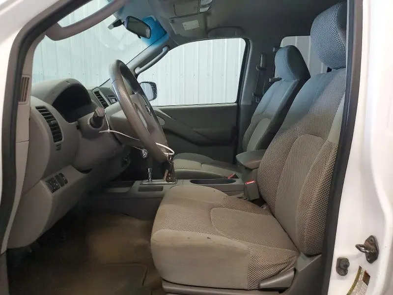 2010 NISSAN FRONTIER SE V6  