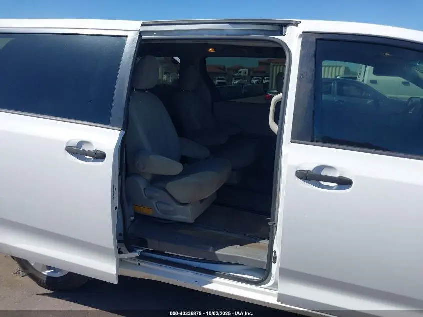 2013 TOYOTA SIENNA L V6 7 PASSENGER