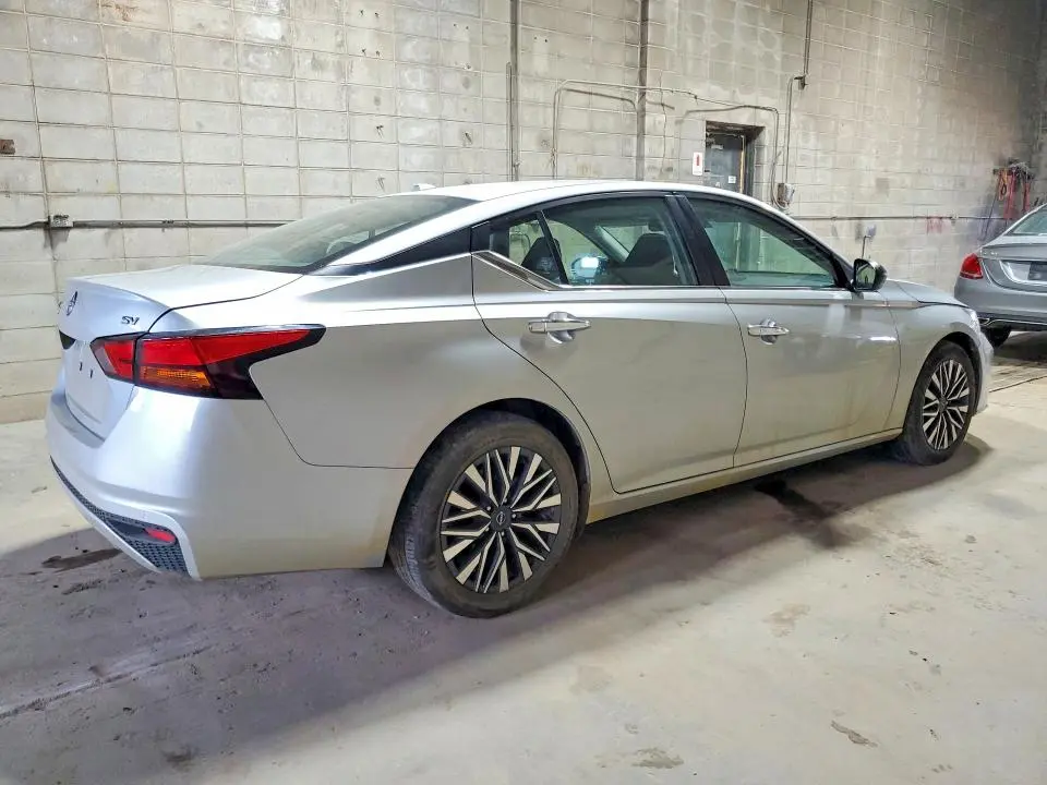 2024 NISSAN ALTIMA SV  