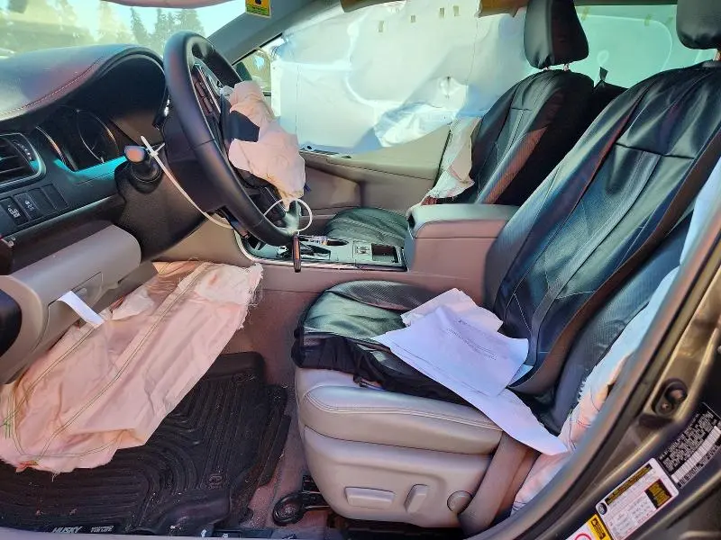 2015 TOYOTA CAMRY XLE V6  