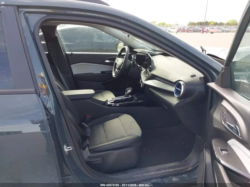 2025 CHEVROLET TRAX FWD LT