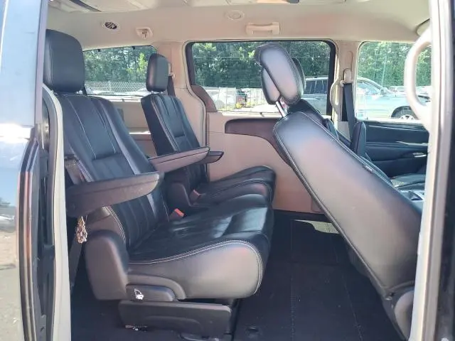 2011 CHRYSLER TOWN & COUNTRY TOURING L  