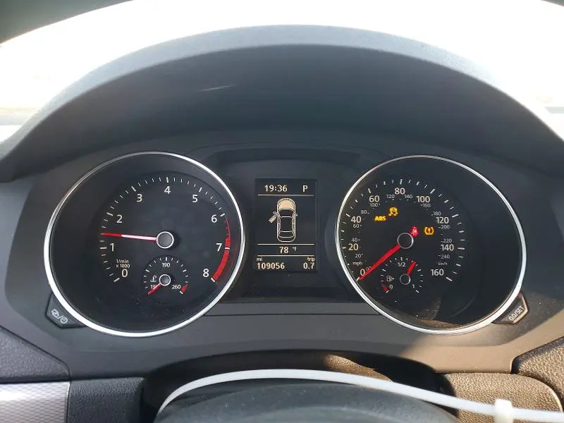 2017 VOLKSWAGEN JETTA SE  