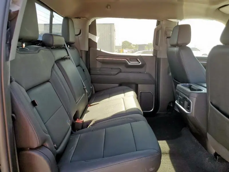 2022 GMC SIERRA K1500 SLT  