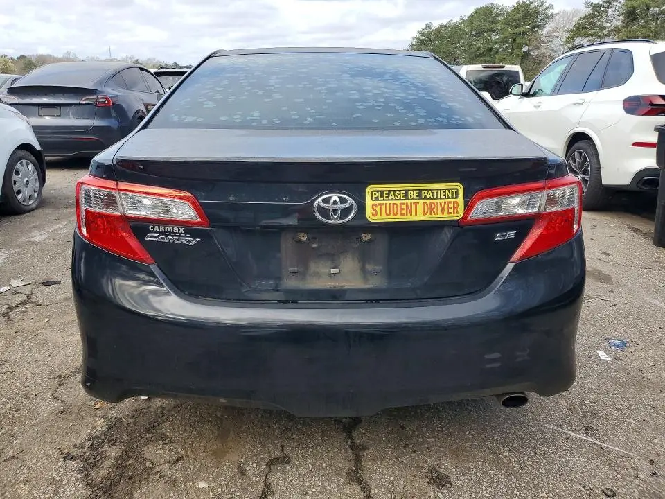 2014 TOYOTA CAMRY SE  