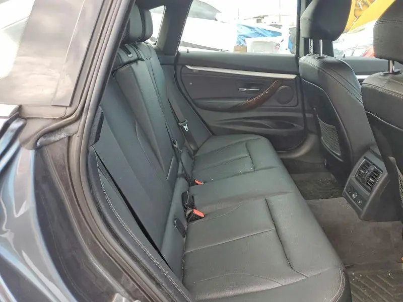 2017 BMW 330 XIGT  