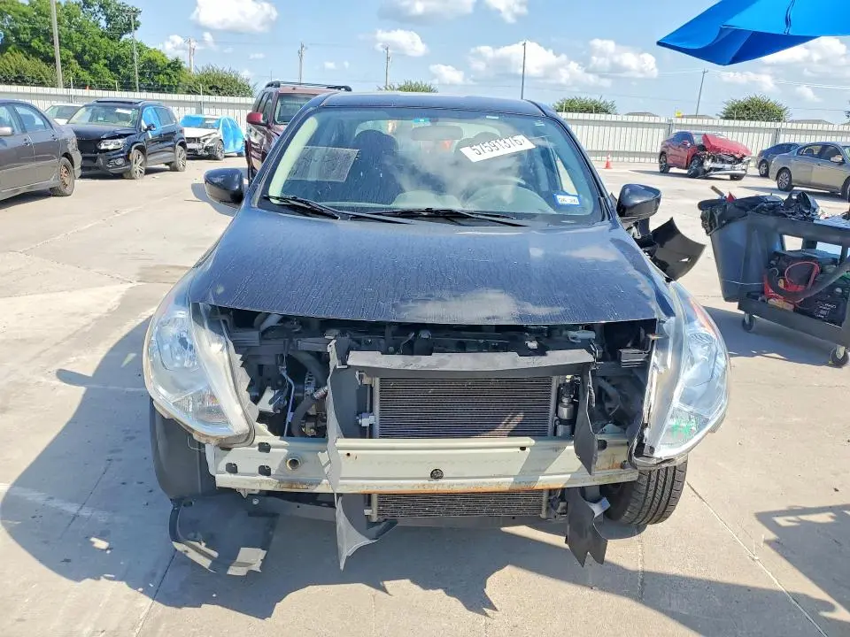 2018 NISSAN VERSA SV  