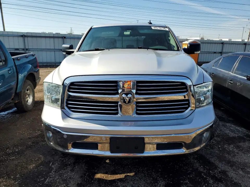 2017 RAM 1500 SLT  