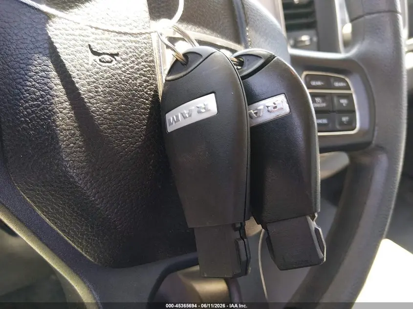 2017 RAM 1500 TRADESMAN  4X2 8' BOX