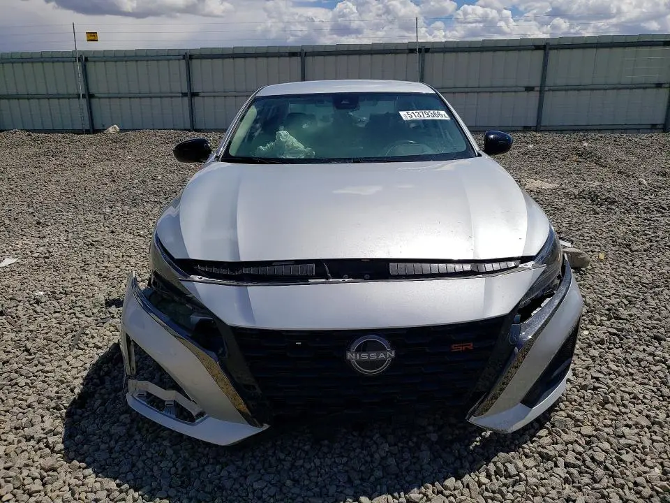 2024 NISSAN ALTIMA SR  