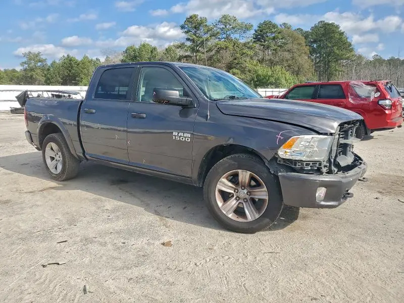 2015 RAM 1500 SLT  