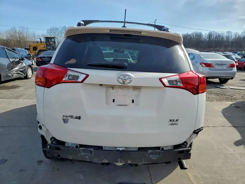 2015 TOYOTA RAV4 XLE  