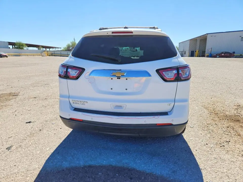 2017 CHEVROLET TRAVERSE LT  