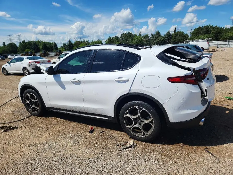 2021 ALFA ROMEO STELVIO SPORT  
