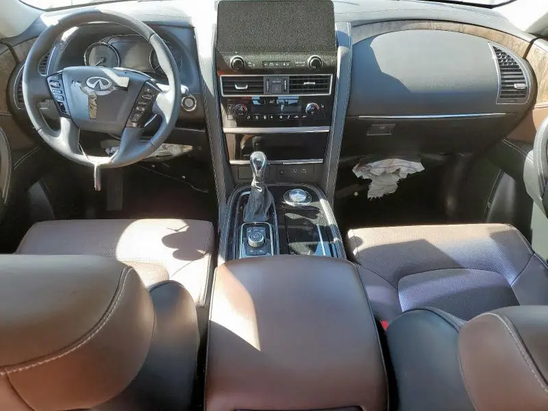 2023 INFINITI QX80 LUXE  