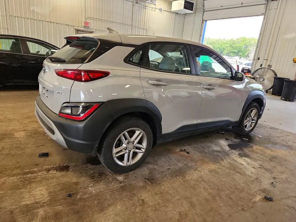 2022 HYUNDAI KONA SE  