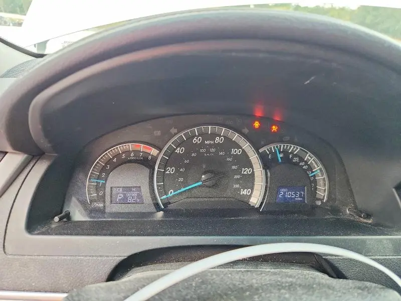 2014 TOYOTA CAMRY SE  