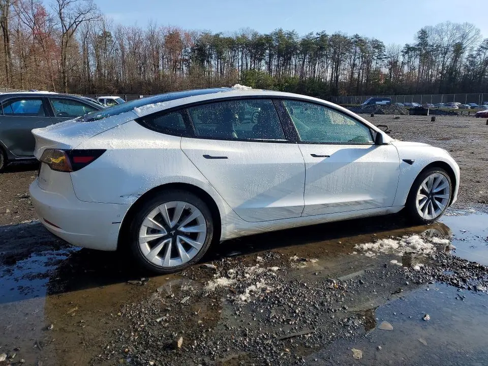 2022 TESLA MODEL 3   
