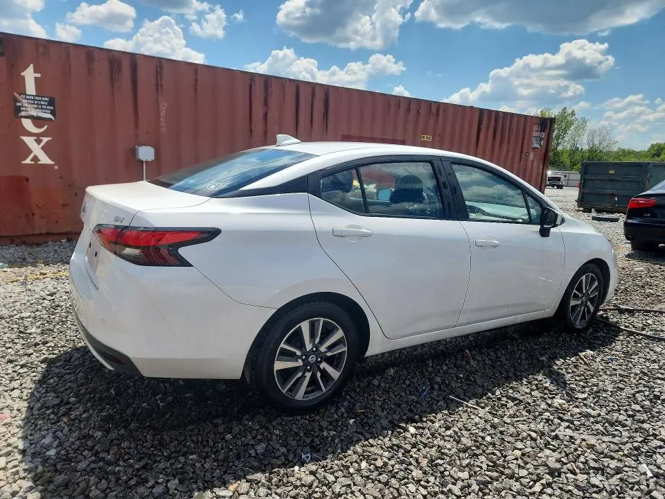 2022 NISSAN VERSA SV  