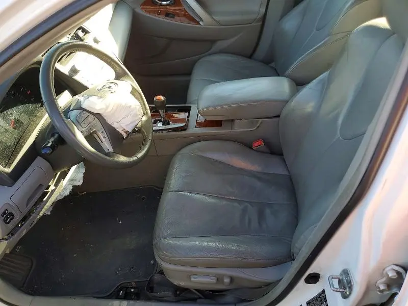 2010 TOYOTA CAMRY SE  