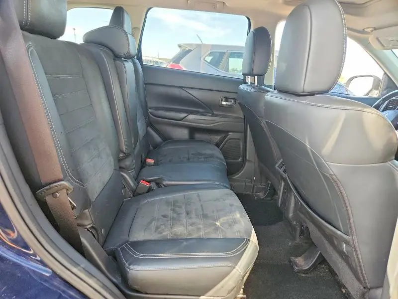 2019 MITSUBISHI OUTLANDER SE  