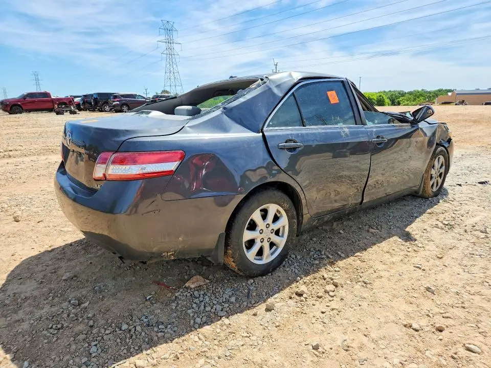 2011 TOYOTA CAMRY LE  