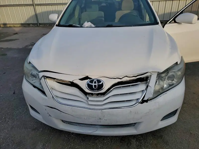 2011 TOYOTA CAMRY BASE  