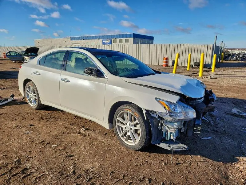 2010 NISSAN MAXIMA S  