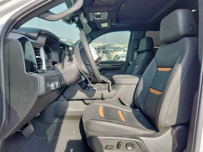 2025 GMC SIERRA K2500 AT4  