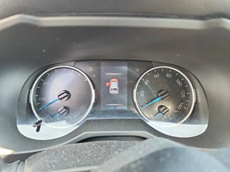 2021 TOYOTA RAV4 XLE  