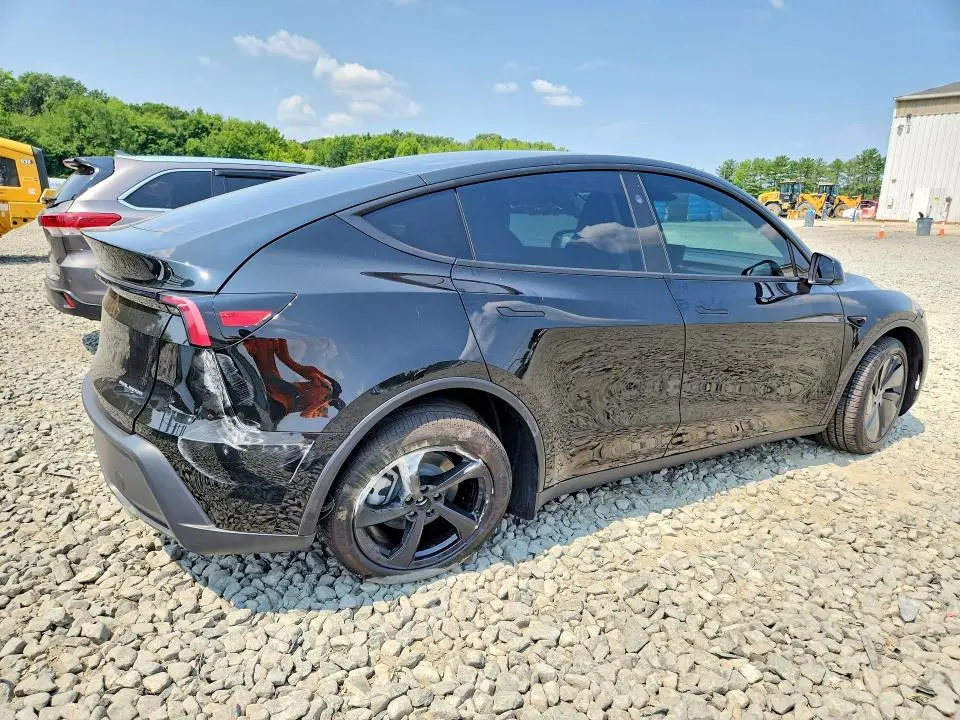 2026 TESLA MODEL Y   