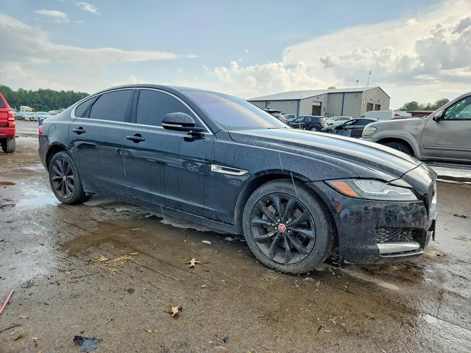 2017 JAGUAR XF PREMIUM  
