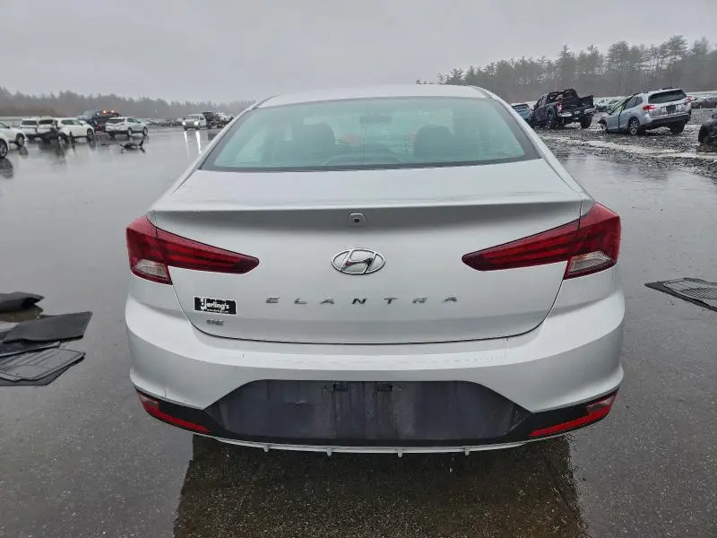2019 HYUNDAI ELANTRA SE  