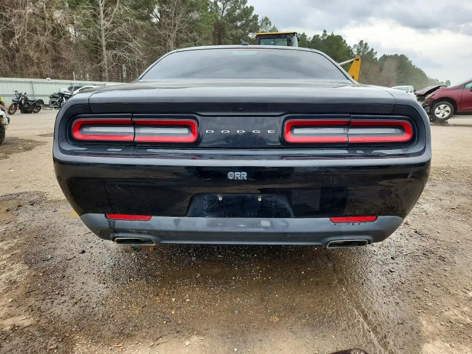 2016 DODGE CHALLENGER SXT  