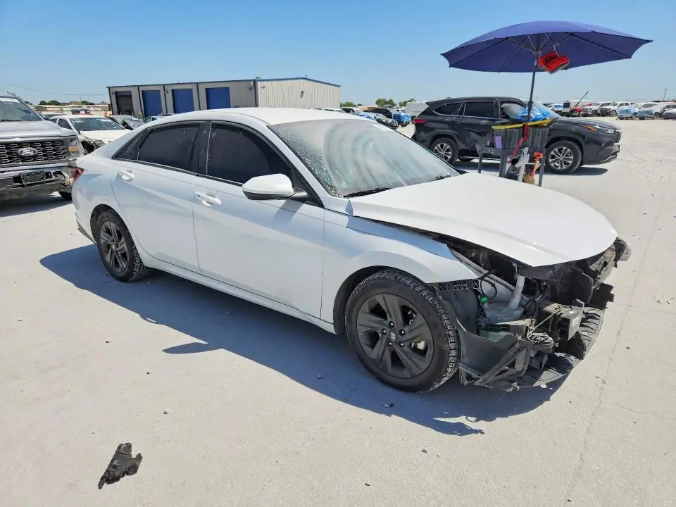 2021 HYUNDAI ELANTRA SEL  