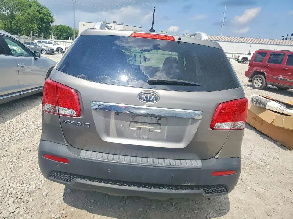 2013 KIA SORENTO LX  