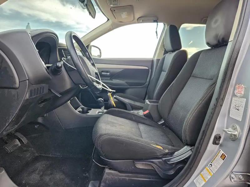 2016 MITSUBISHI OUTLANDER SE  