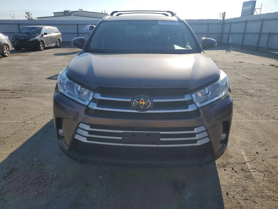 2017 TOYOTA HIGHLANDER XLE  